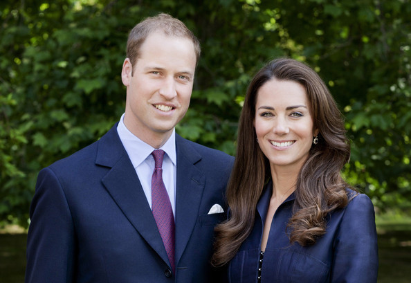 The-Duke-And-Duchess-of-Cambridge-Official-Tour-Portrait-prince-william-and-kate-middleton-23181108-594-409